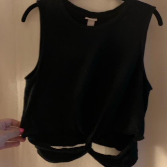 Knot front crop top - Picture 2 of 4